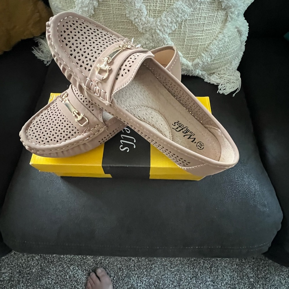 Women’s light tan Loafers with cute Gold Buckle